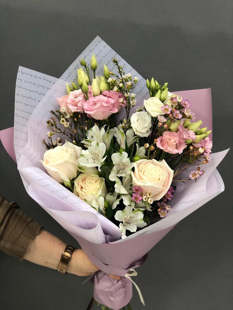 Букет цветов из: Альстромерии, Розы и Лизиантусы в Еремизино-Борисовской