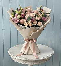 Букет цветов из:  Розы и Лизиантусы в Еремизино-Борисовской