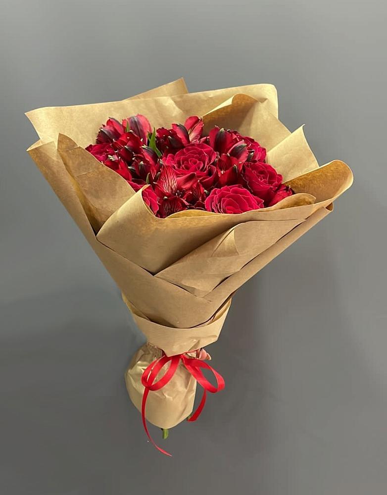 Букет цветов из: Альстромерии и Розы в Еремизино-Борисовской