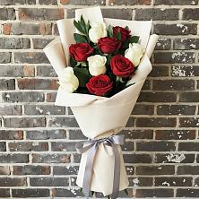 Букет цветов из:  Розы в Еремизино-Борисовской