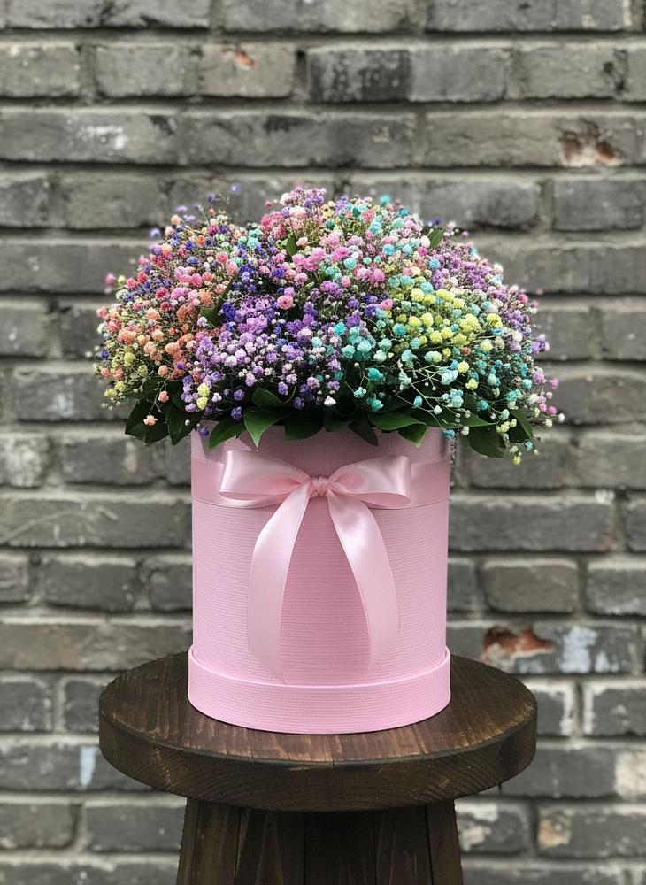 Цветочная композиция из Гипсофила и Розы в шляпной коробке в Еремизино-Борисовской