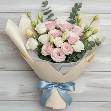 Букет цветов из:  Лизиантусы в Еремизино-Борисовской