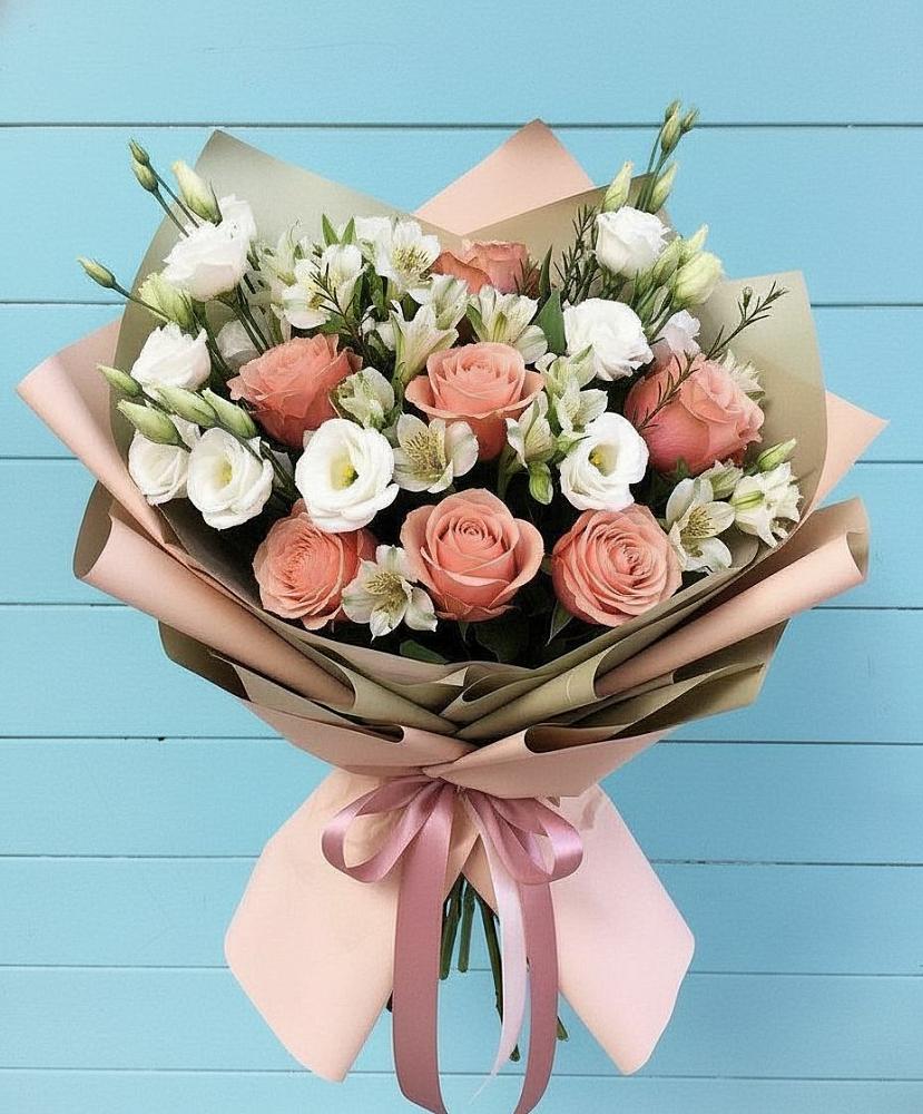 Букет цветов из: Розы, Альстромерии и Лизиантусы в Еремизино-Борисовской