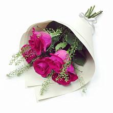 Букет цветов из:  Розы в Еремизино-Борисовской