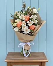 Букет цветов из:  Альстромерии, Лизиантусы, Розы и Хризантемы в Еремизино-Борисовской