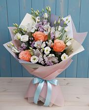 Букет цветов из:  Лизиантусы, Розы, Альстромерии и Гипсофила в Еремизино-Борисовской