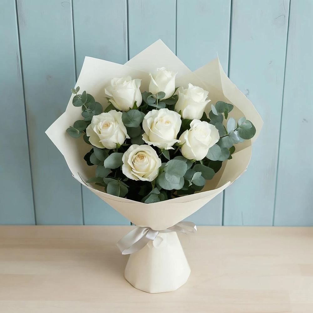 Букет Белые розы в Эвкалипте в Еремизино-Борисовской