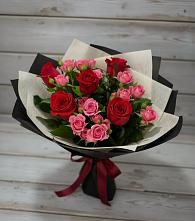 Букет цветов из:  Розы в Еремизино-Борисовской