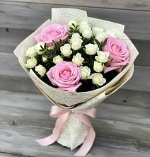 Букет цветов из:  Розы в Еремизино-Борисовской