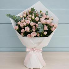 Букет цветов из:  Розы в Еремизино-Борисовской