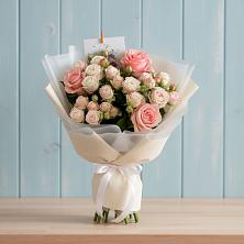 Букет цветов из:  Розы в Еремизино-Борисовской