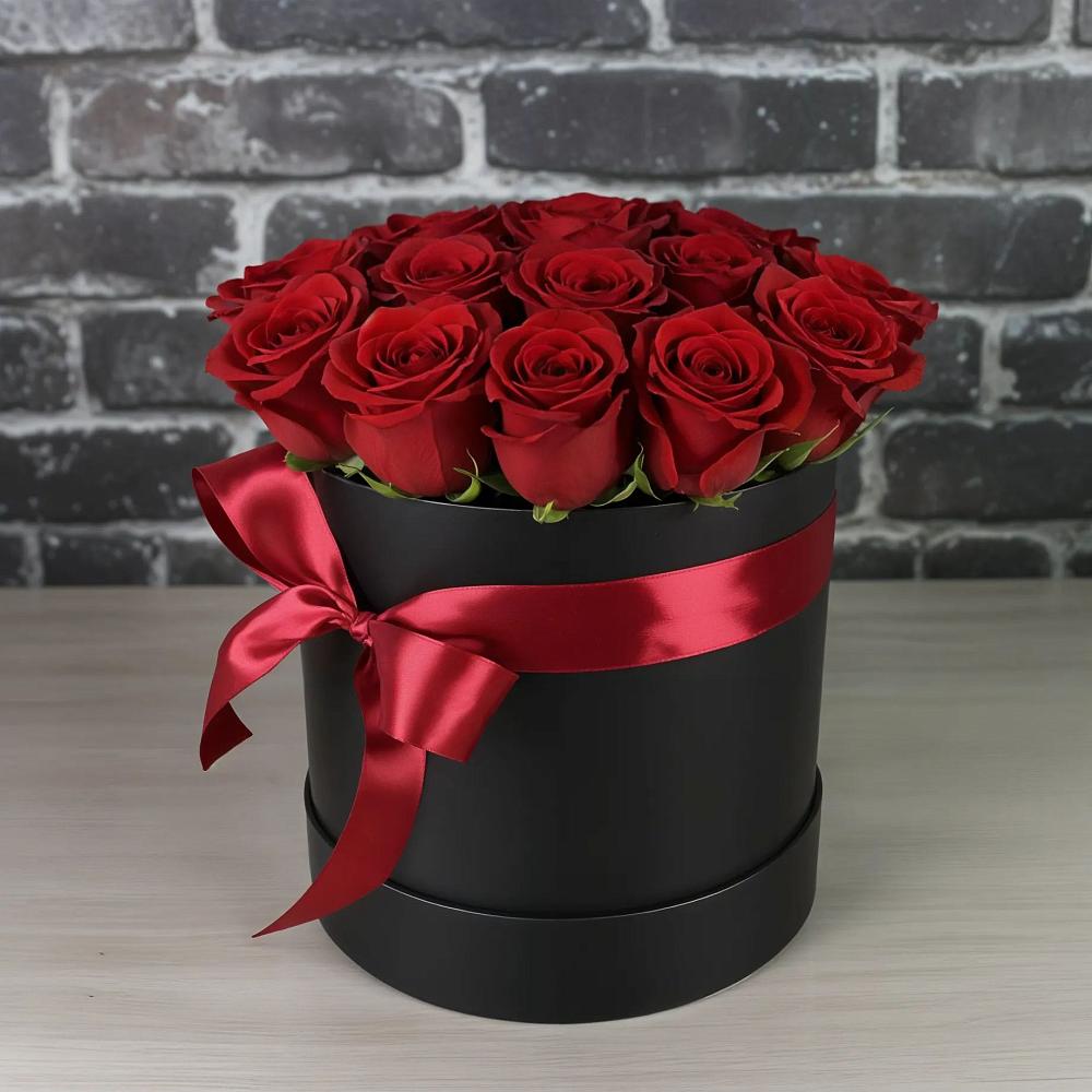 Цветочная композиция из Розы в шляпной коробке в Еремизино-Борисовской