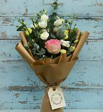 Букет цветов из:  Розы и Лизиантусы в Еремизино-Борисовской