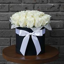 Цветочная композиция из Розы в шляпной коробке в Еремизино-Борисовской