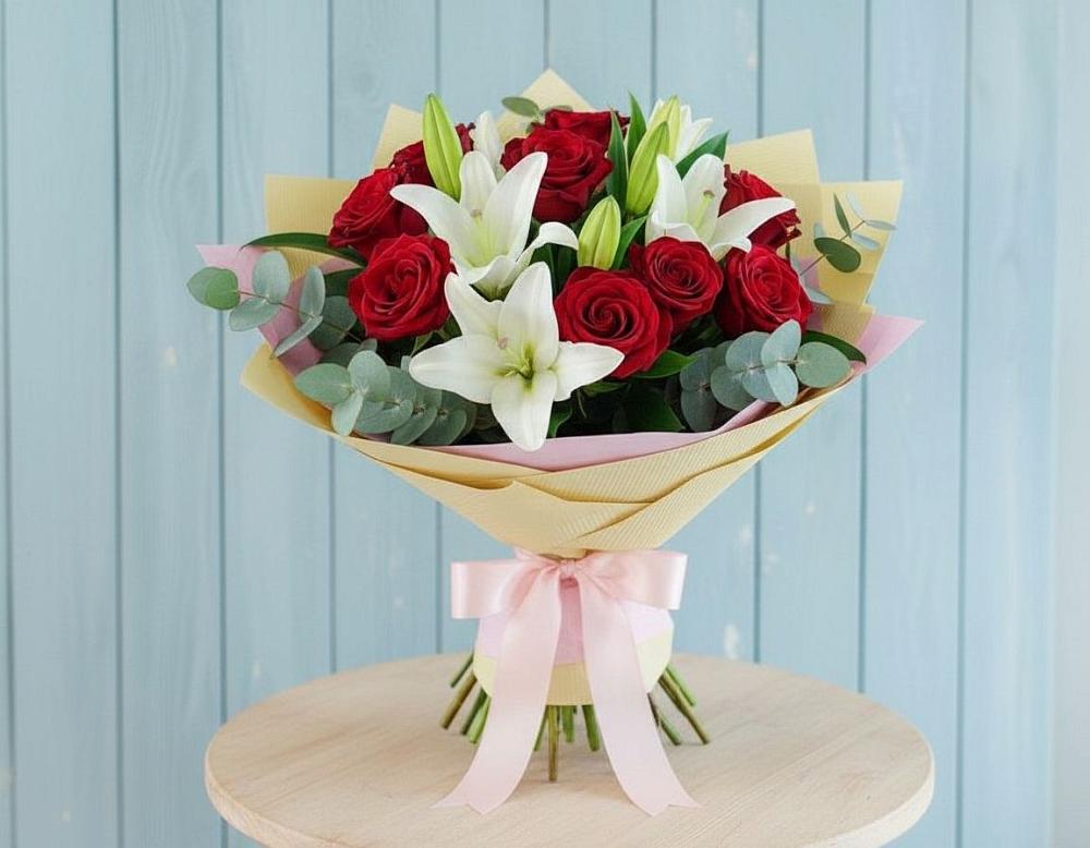 Букет цветов из: Лилии и Розы в Еремизино-Борисовской